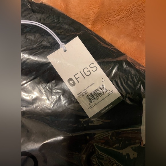 FIGS FreeX Cairo Lined Cargo Scrub Pants in Black! Size L, NWT - Picture 2 of 12